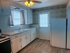 633 W 26th St, Unit 633 and a half #1 in Erie, PA - Building Photo - Building Photo