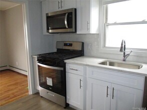 107 Mitchell Ave in Long Beach, NY - Building Photo - Building Photo