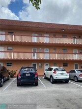 18700 NE 3rd Ct in Miami, FL - Building Photo - Building Photo