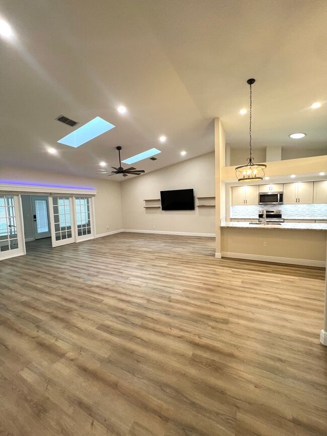 6533 Brentwood Dr. in Zephyrhills, FL - Building Photo - Building Photo