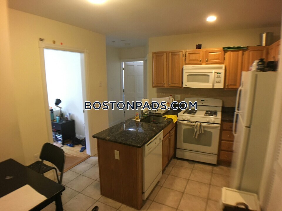 90 Westland Ave, Unit 301 in Boston, MA - Building Photo