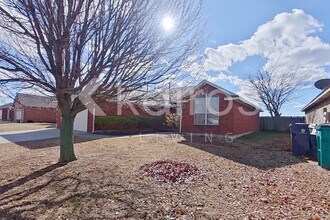 704 SW 161st St in Oklahoma City, OK - Building Photo - Building Photo