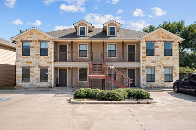 Reserve on Sabine Apartments in Brenham, TX - Foto de edificio - Building Photo