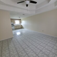 West Oak Apartments in Weslaco, TX - Building Photo - Building Photo