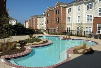 The Summit at Coates Run in Athens, OH - Foto de edificio - Building Photo