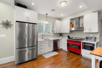 18 Wyman St in Arlington, MA - Building Photo - Building Photo