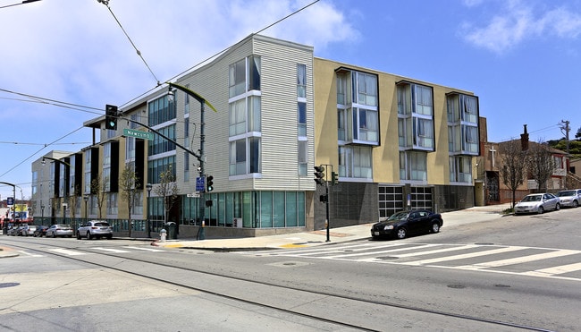 Providence Senior Housing in San Francisco, CA - Foto de edificio - Building Photo