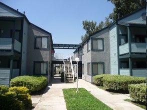 Foothill Cape Apartments in Fontana, CA - Building Photo - Building Photo