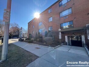 222 Babcock St in Brookline, MA - Building Photo - Building Photo