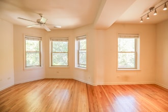 2315 W School Dr in Chicago, IL - Building Photo - Building Photo