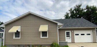 211 Market St in Westville, IL - Building Photo