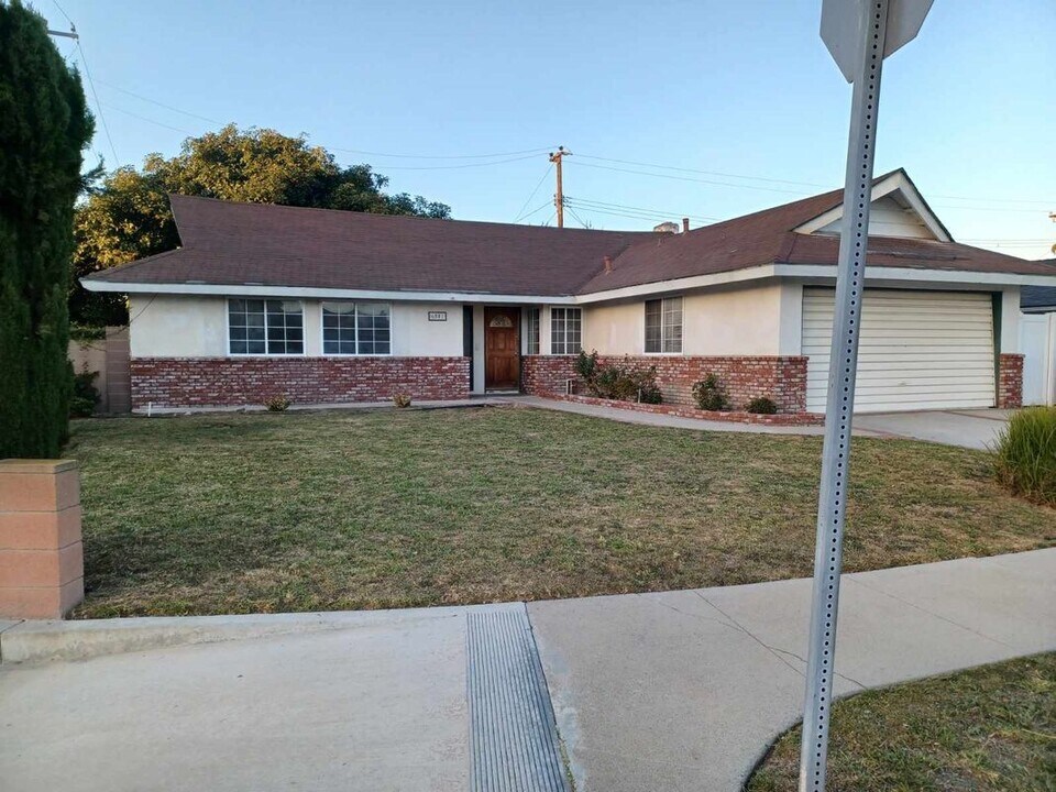 6501 Brad Dr in Huntington Beach, CA - Building Photo