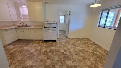 910 Manita Trail in Frazier Park, CA - Building Photo - Building Photo