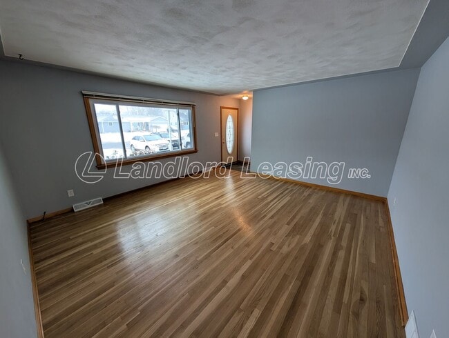 780 Terra Ln in Amherst, OH - Building Photo - Building Photo