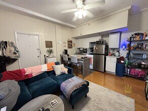 1477 Beacon St, Unit 2 in Brookline, MA - Building Photo - Building Photo