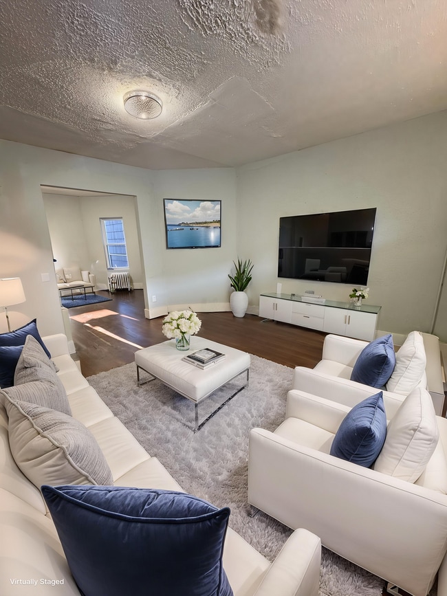 property at 4338 N Franklin St