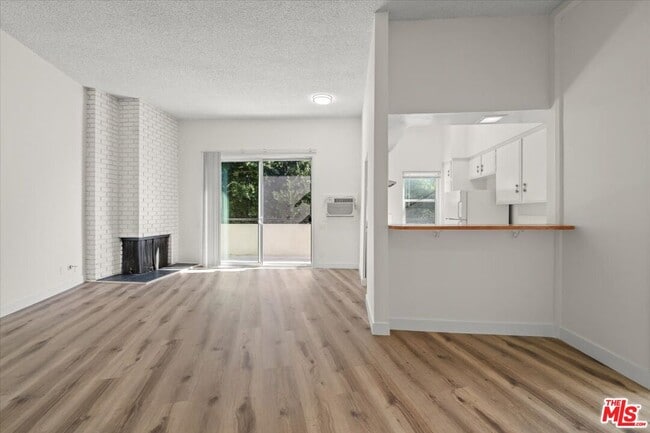 10657 Holman Ave in Los Angeles, CA - Building Photo - Building Photo