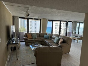 4200 N Ocean Dr in Riviera Beach, FL - Foto de edificio - Building Photo