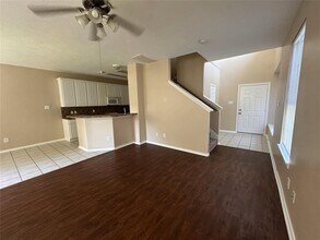 475 Folk Crest Ln in Dickinson, TX - Building Photo - Building Photo