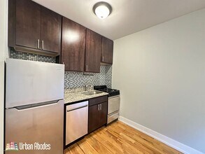 816 W Cornelia Ave, Unit A in Chicago, IL - Building Photo - Building Photo