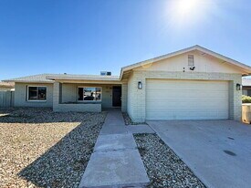 4823 W Mercer Ln in Glendale, AZ - Building Photo