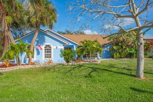 922 Jackson Way in Fort Pierce, FL - Building Photo