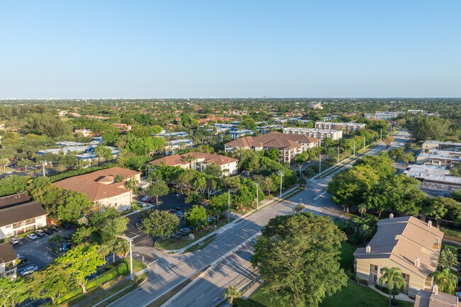 Riverside Villas at Coral Springs in Coral Springs, FL - Building Photo - Building Photo