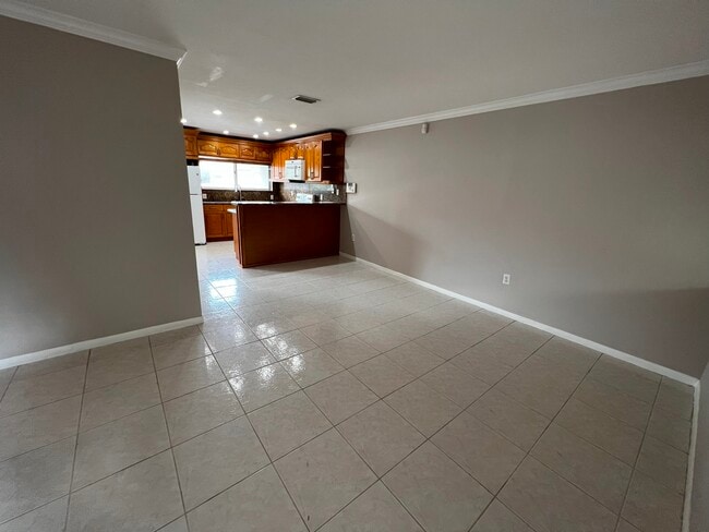 351 NW 82nd Ave, Unit 1118 in Miami, FL - Building Photo - Building Photo