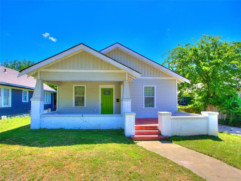 1017 N Broadway Ave in Shawnee, OK - Building Photo