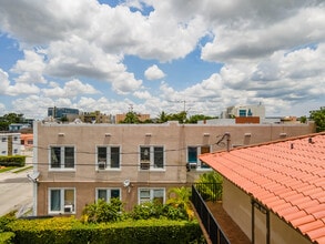 227 NW 13th Ave in Miami, FL - Building Photo - Building Photo