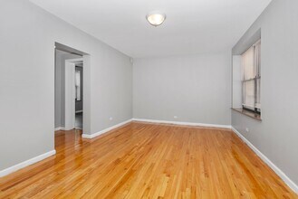 7203 S Yates Blvd in Chicago, IL - Building Photo - Building Photo