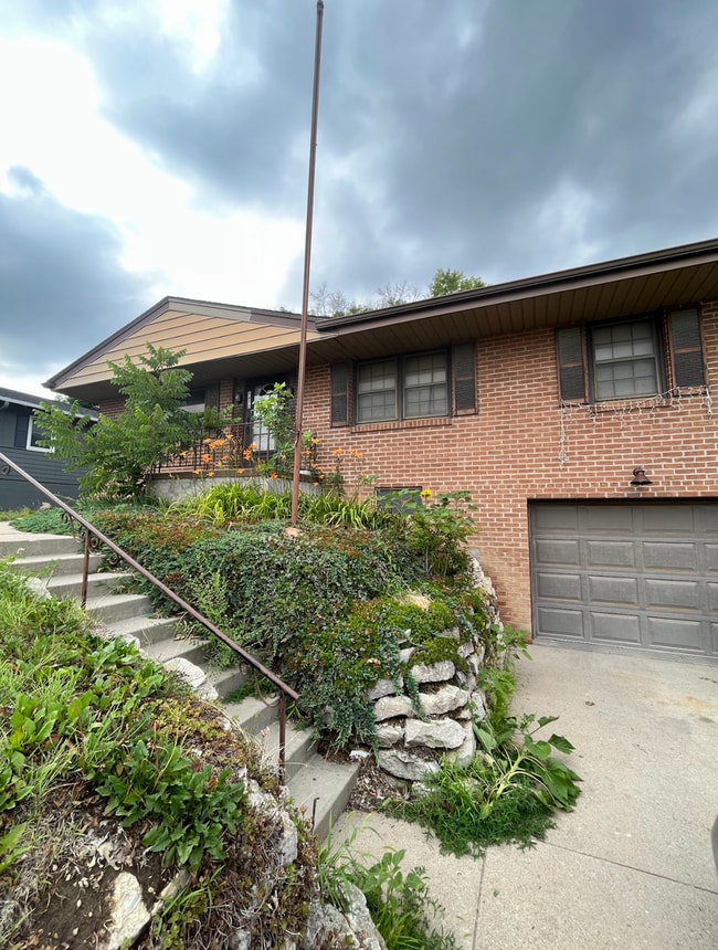 9470 Maple St in Omaha, NE - Building Photo - Building Photo