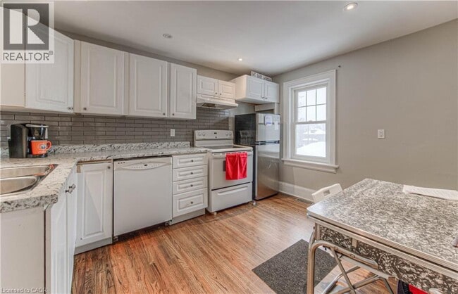 530 St David St N in Fergus, ON - Building Photo - Building Photo