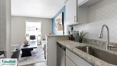 6000 Randolph Blvd in San Antonio, TX - Building Photo - Building Photo