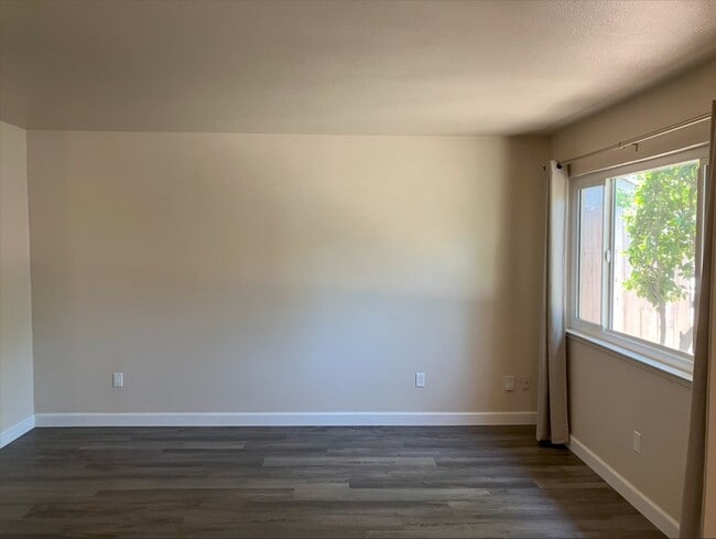 1112 Patty Way in Modesto, CA - Building Photo - Building Photo
