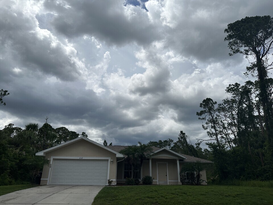 4569 Balsey St in North Port, FL - Building Photo