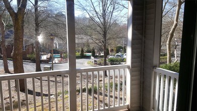 606 Barrington Hills Dr in Atlanta, GA - Building Photo - Building Photo