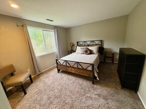 7766 SW Bayberry Dr in Aloha, OR - Building Photo - Building Photo