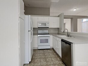 8105 Shifting Sands Dr in Reno, NV - Building Photo - Building Photo