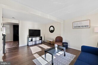 5341 Harbor Ct Dr in Alexandria, VA - Building Photo - Building Photo
