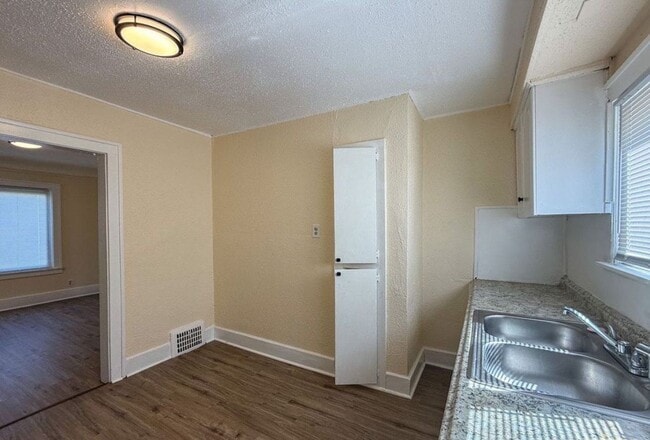 16544 Asbury Park in Detroit, MI - Foto de edificio - Building Photo