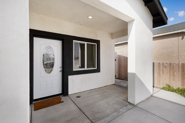 3409 Lotus Ln in Bakersfield, CA - Building Photo - Building Photo