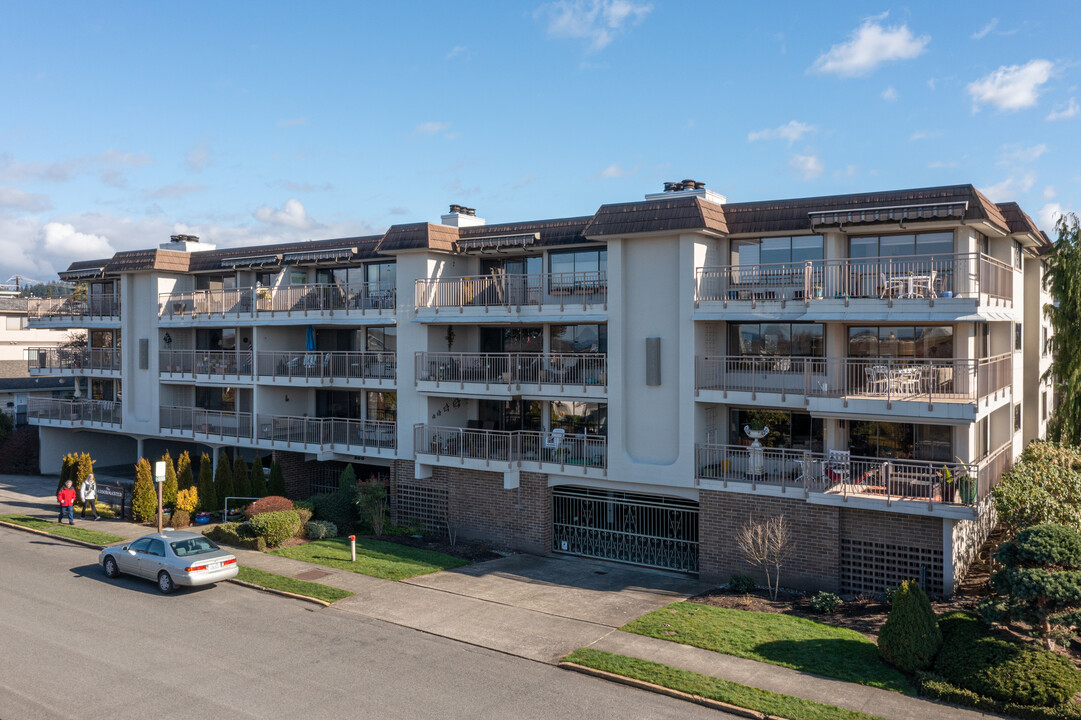 The Harbor Master in Edmonds, WA - Foto de edificio