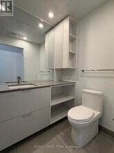 1 Fairview Rd E in Mississauga, ON - Building Photo - Building Photo