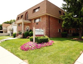 Lincoln Court Apartments in Prospect Park, PA - Building Photo - Building Photo