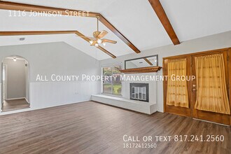 1116 Johnson St in Benbrook, TX - Building Photo - Building Photo