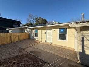 6510 Hickman Ave in Austin, TX - Building Photo - Building Photo