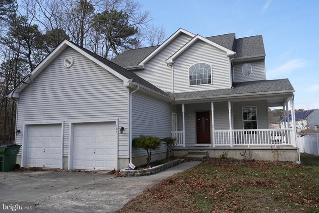 property at 101 Goldenrod Ln