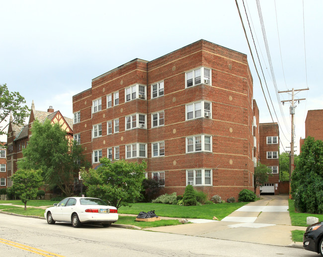 Edgewater House in Lakewood, OH - Building Photo - Building Photo