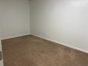 15193 S Dixie Hwy, Unit 1 in Monroe, MI - Building Photo - Building Photo